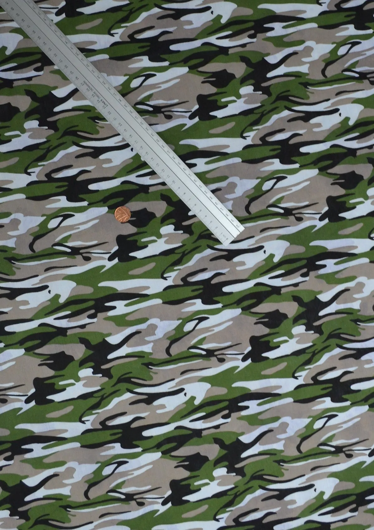 100% 45" Printed Polycotton Camouflage Print Fabric Craft/dress/facemask Use D#64