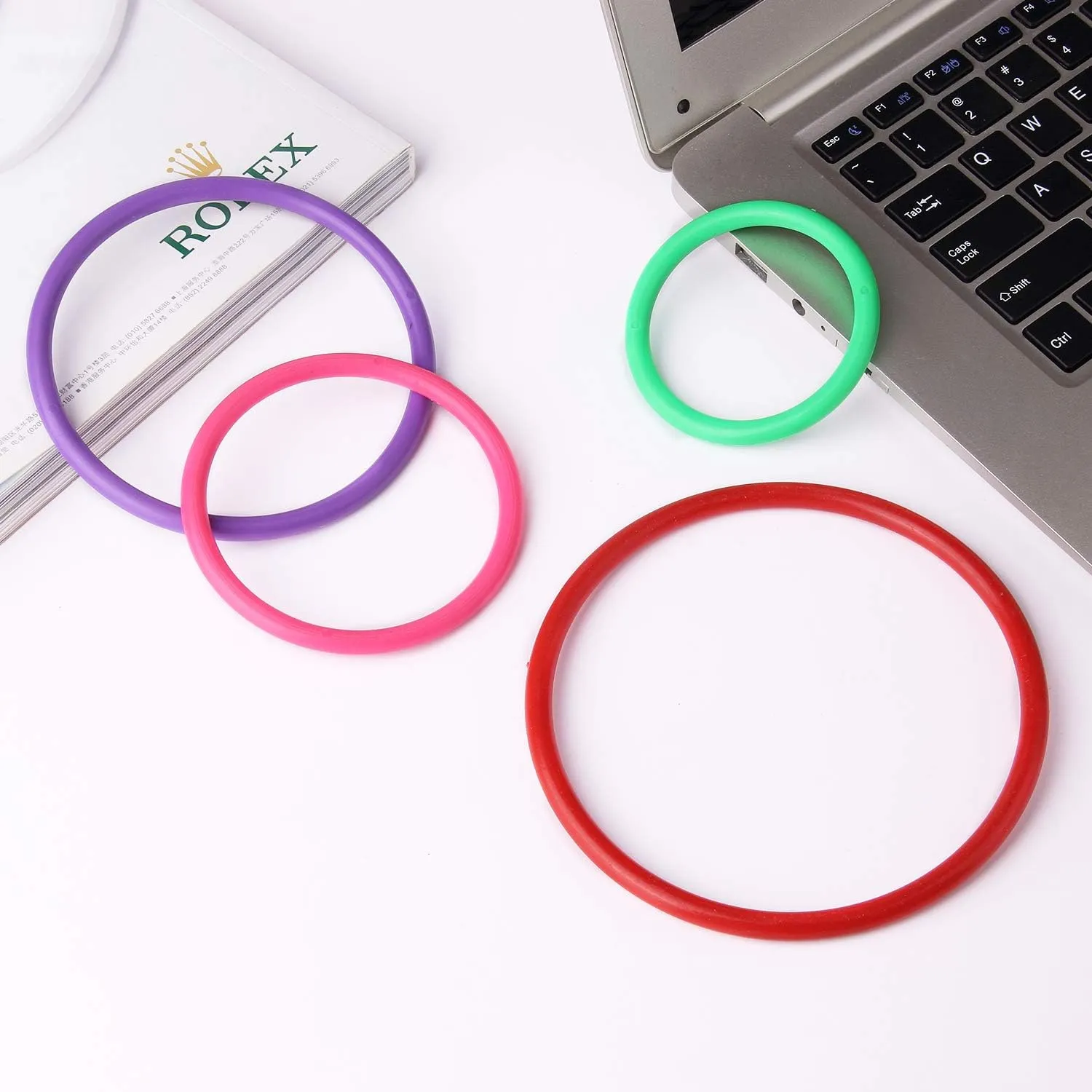 24Pcs Plastic Ring Toss Game Set Rings for Ring Toss for Kids Outdoor Games Plastic Carnival Rings Carnival Games for Carnival Party and Parent-Child Games