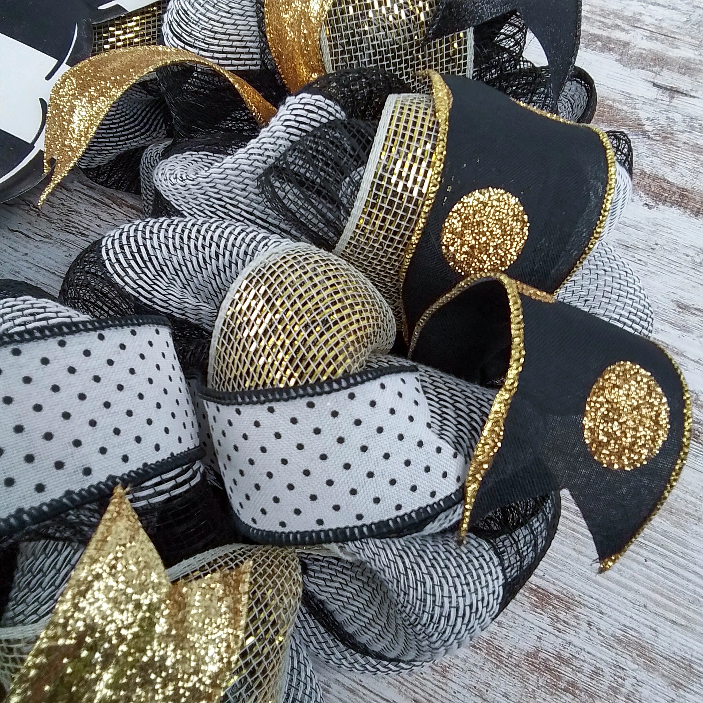 Black and White Easter Wreath - Gold Bunny Design