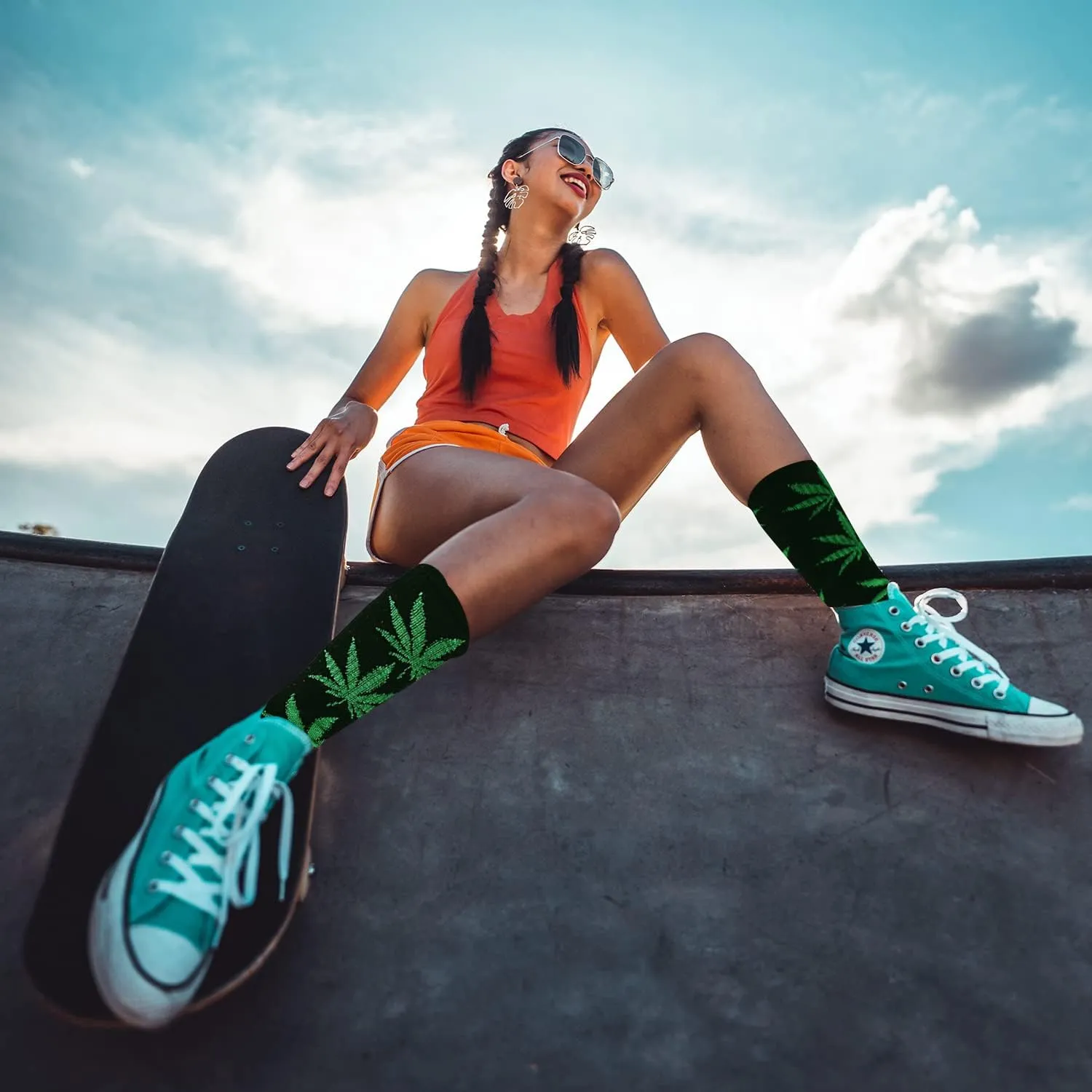 UTTPLL Winter Socks for Men Women Marijuana Weed Leaf Printed Cotton Crew Boot Scoks Maple Leaf Athletic Hiking Socks